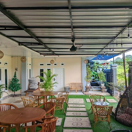 La Geiro Villa Labuan Bajo Exteriör bild