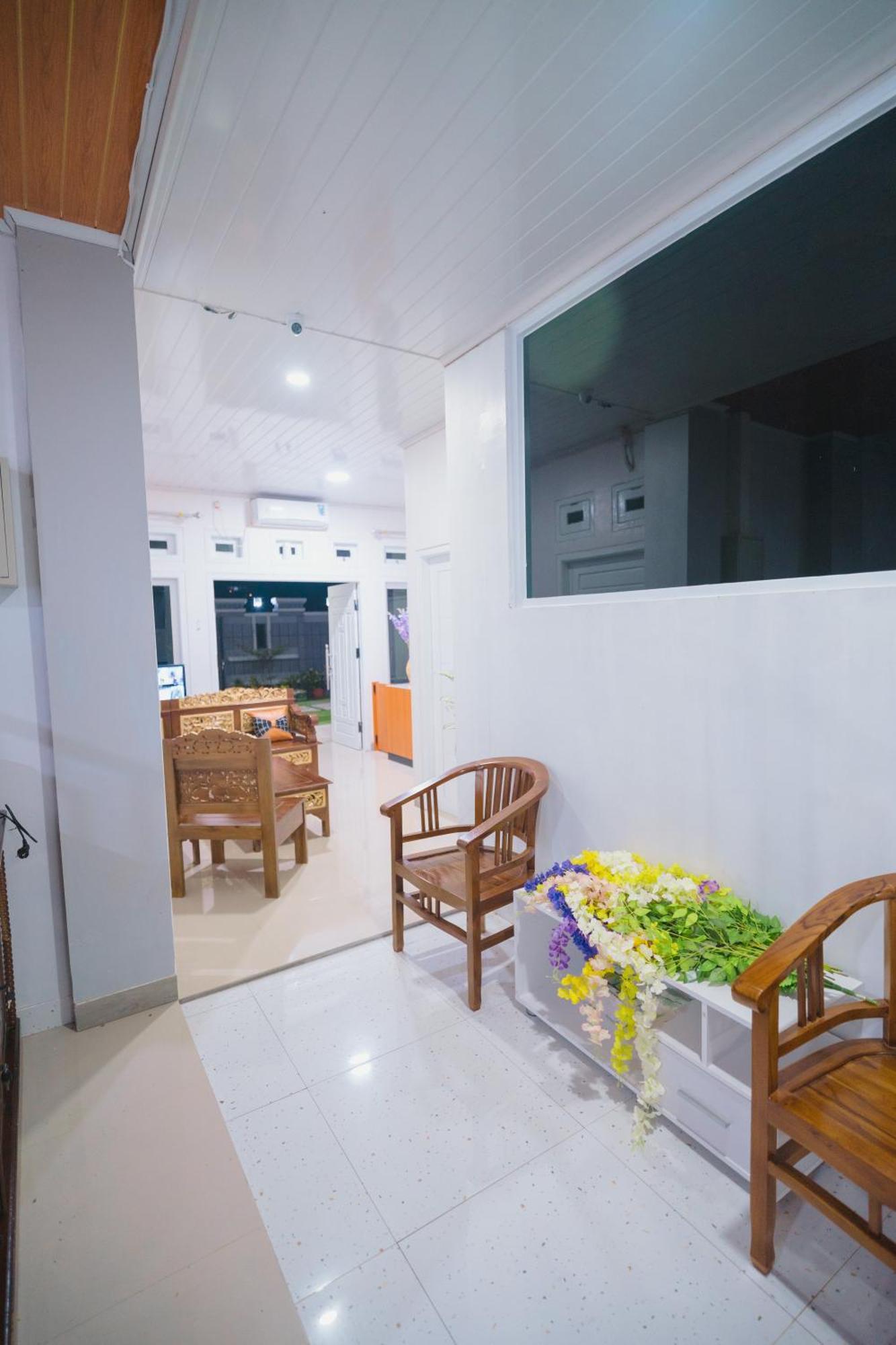 La Geiro Villa Labuan Bajo Exteriör bild