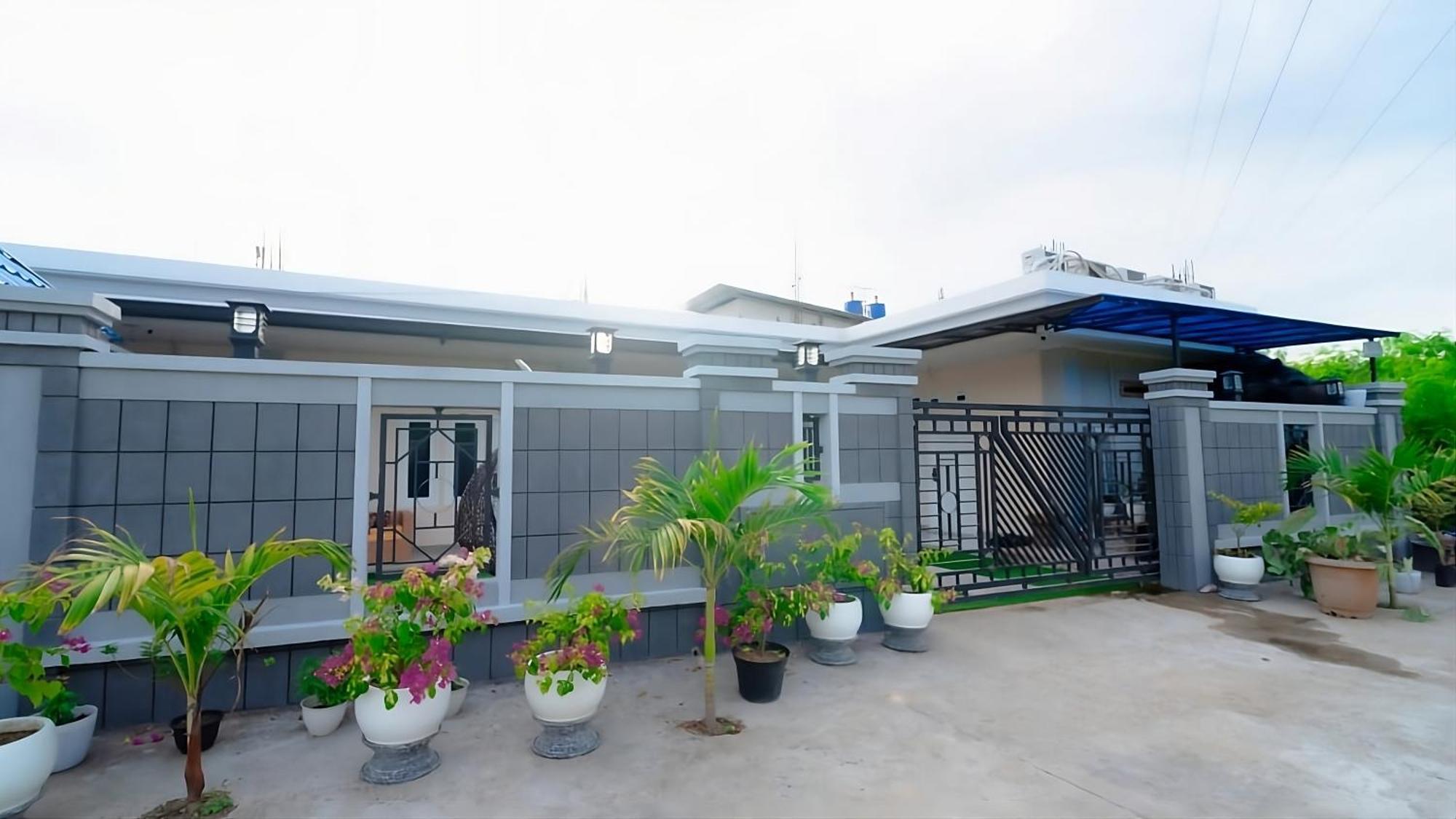 La Geiro Villa Labuan Bajo Exteriör bild
