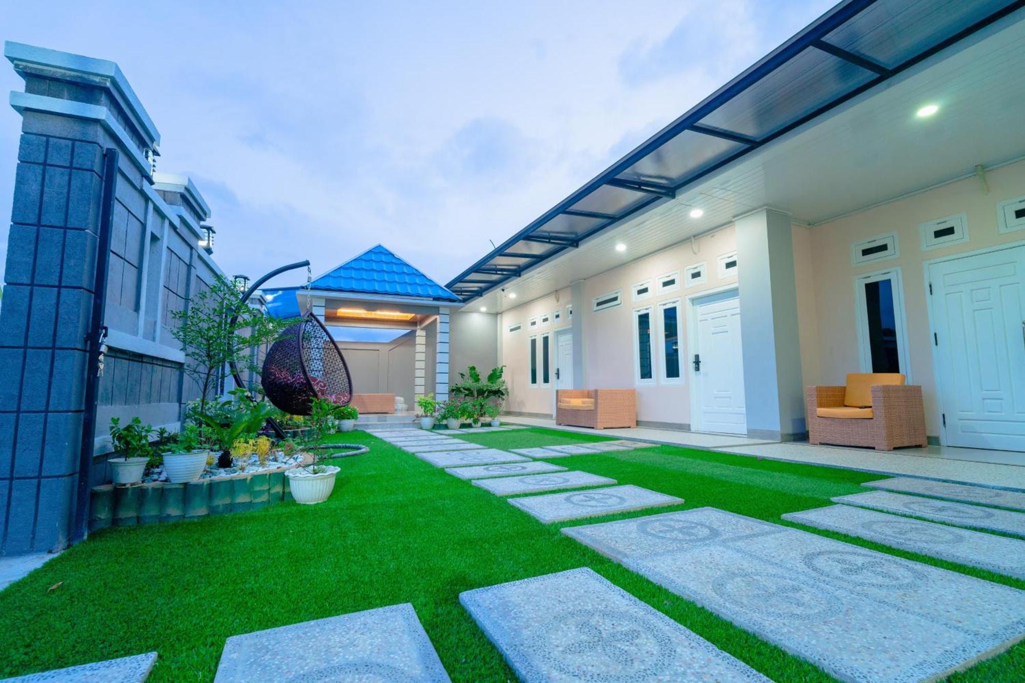 La Geiro Villa Labuan Bajo Exteriör bild