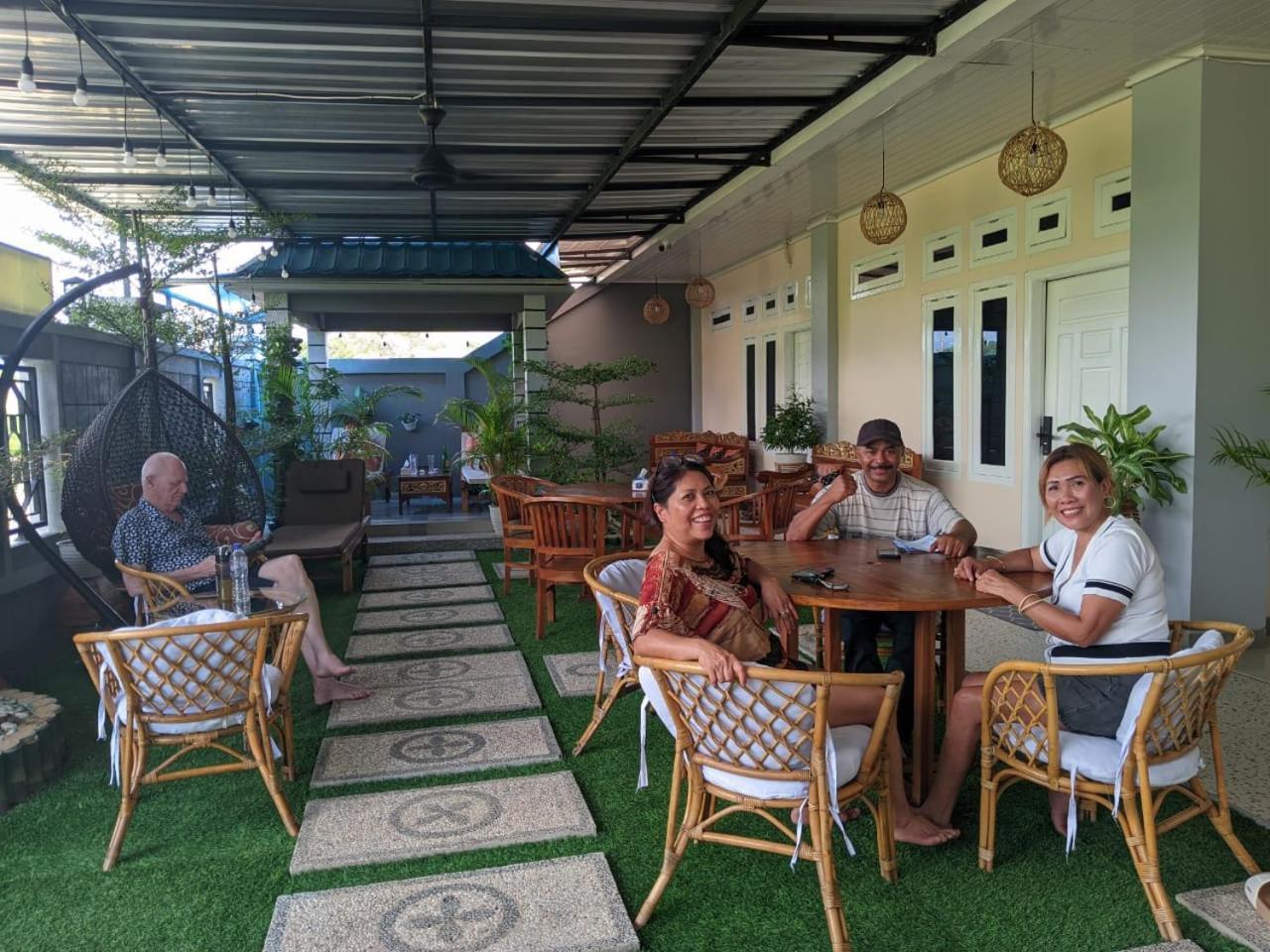 La Geiro Villa Labuan Bajo Exteriör bild