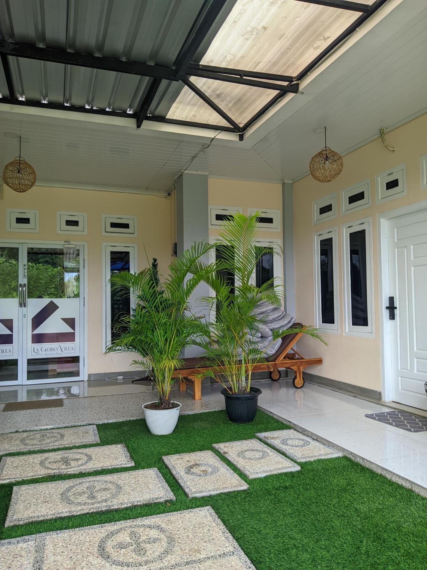 La Geiro Villa Labuan Bajo Exteriör bild