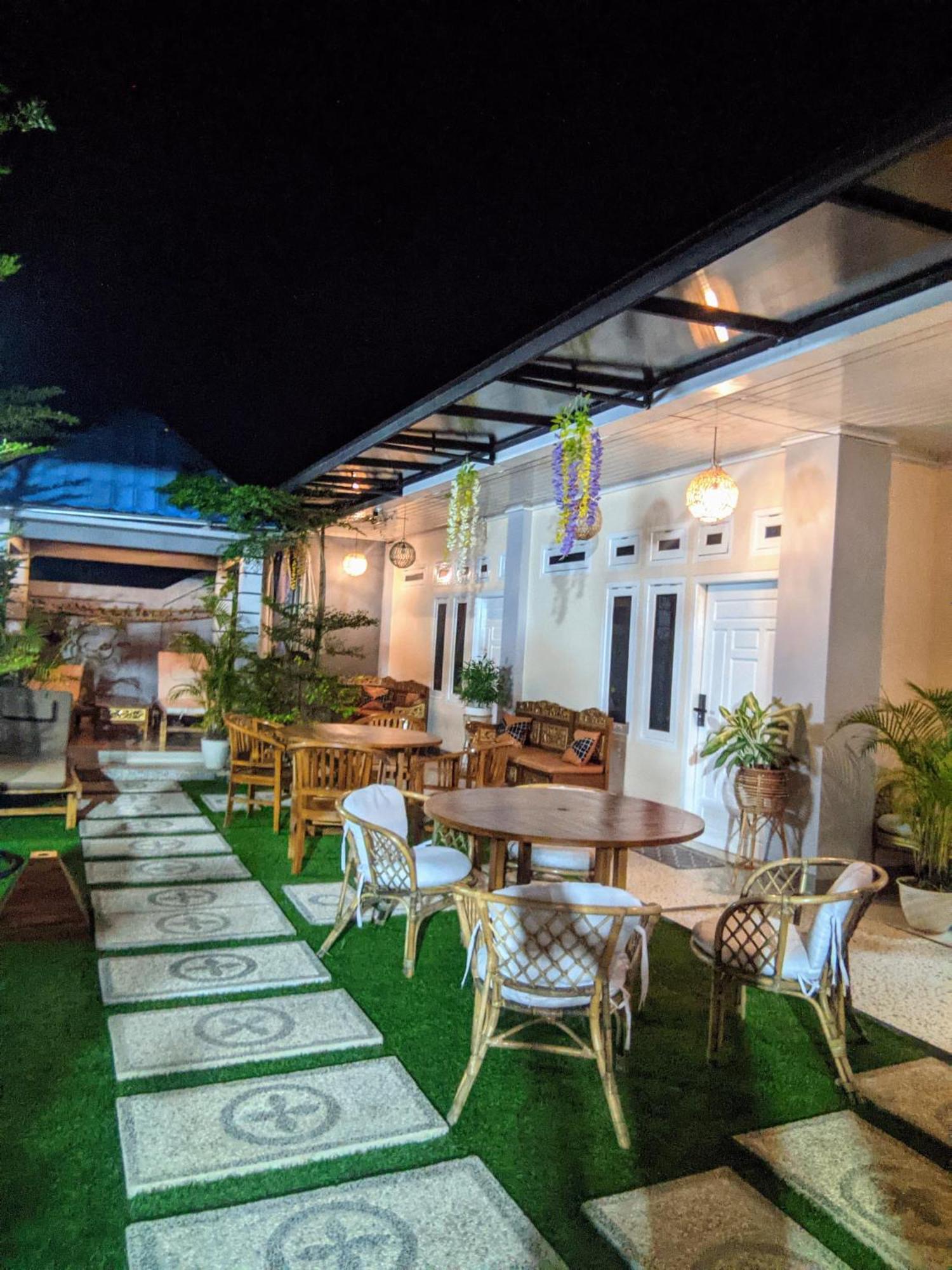 La Geiro Villa Labuan Bajo Exteriör bild