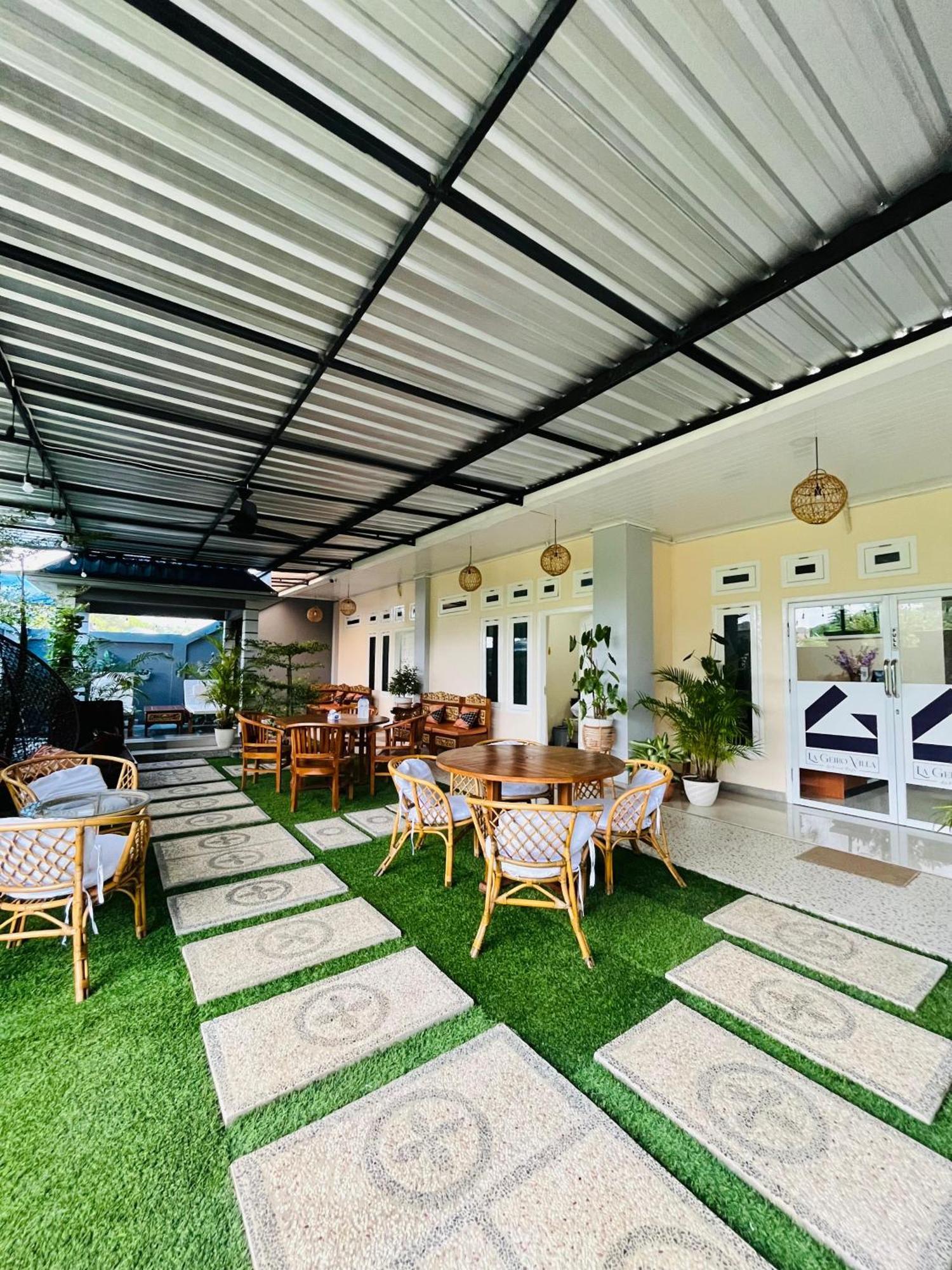 La Geiro Villa Labuan Bajo Exteriör bild